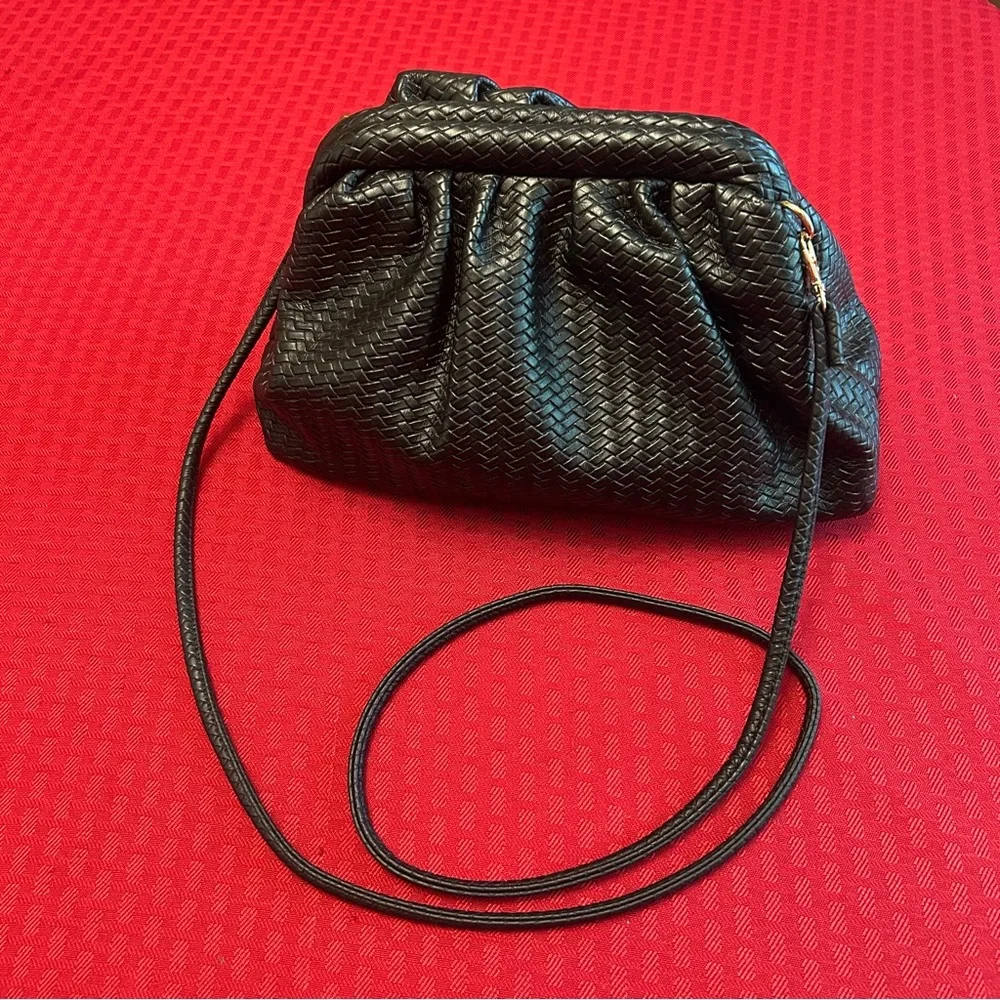 Urban Expressions Black EUC Crossbody Bag Purse Vegan Leather - Picture 6 of 7